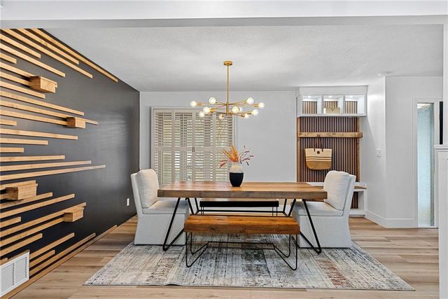 9601 W 104th Terrace, Overland Park, KS 66212