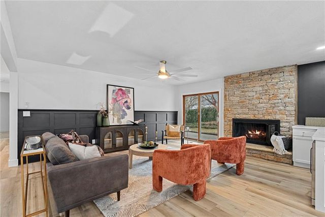 9601 W 104th Terrace, Overland Park, KS 66212