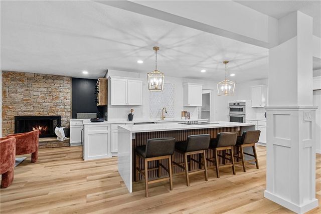 9601 W 104th Terrace, Overland Park, KS 66212