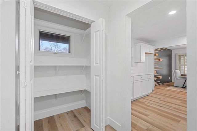 9601 W 104th Terrace, Overland Park, KS 66212