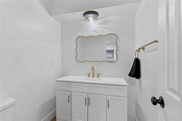 9601 W 104th Terrace, Overland Park, KS 66212