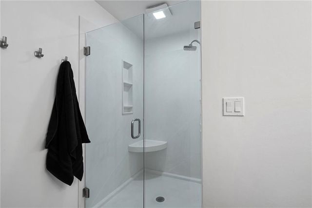 9601 W 104th Terrace, Overland Park, KS 66212