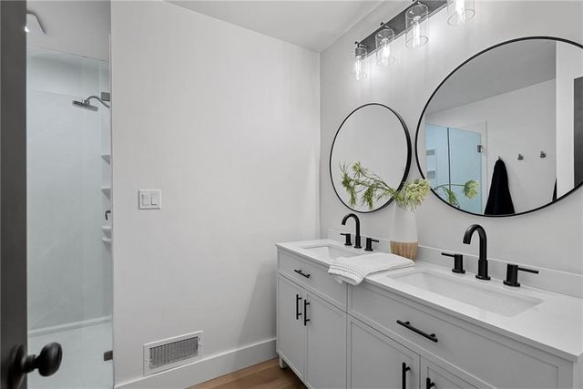 9601 W 104th Terrace, Overland Park, KS 66212