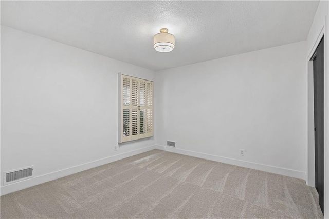 9601 W 104th Terrace, Overland Park, KS 66212