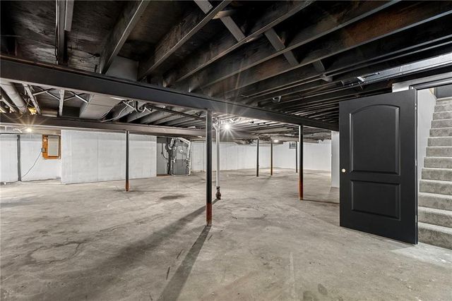 9601 W 104th Terrace, Overland Park, KS 66212