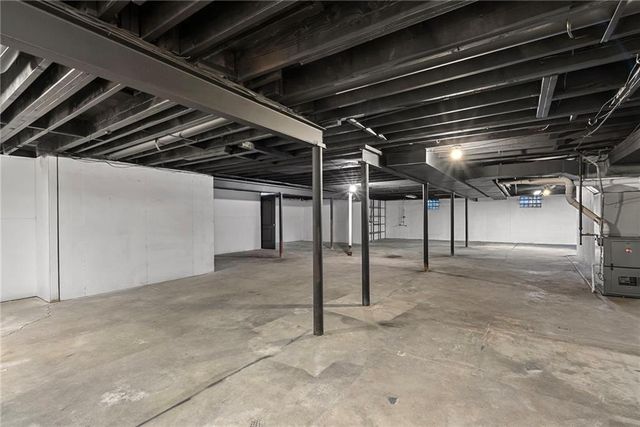 9601 W 104th Terrace, Overland Park, KS 66212