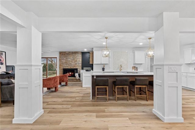 9601 W 104th Terrace, Overland Park, KS 66212