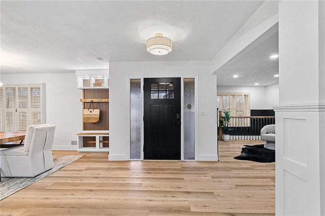 9601 W 104th Terrace, Overland Park, KS 66212