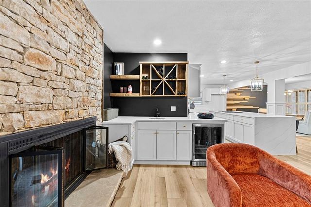 9601 W 104th Terrace, Overland Park, KS 66212