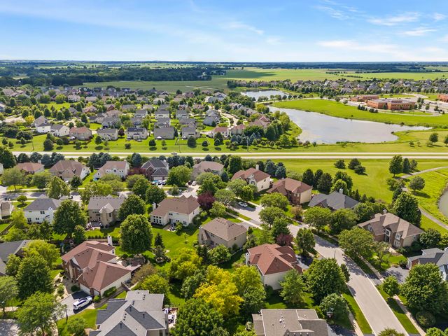26643 Lindengate Circle, Plainfield, IL 60585