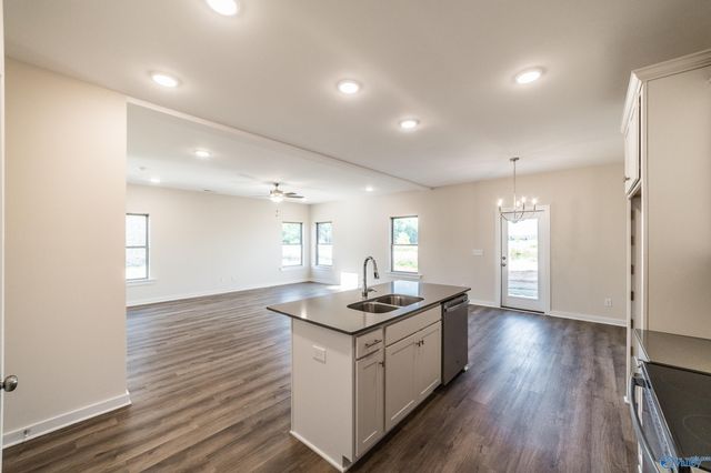 146 Flintlock Way, New Market, AL 35741