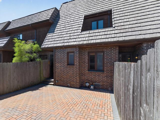 6730 Quail Ridge Lane, Fort Wayne, IN 46804
