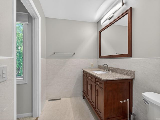 6730 Quail Ridge Lane, Fort Wayne, IN 46804