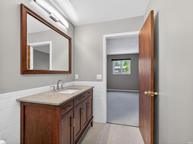 6730 Quail Ridge Lane, Fort Wayne, IN 46804