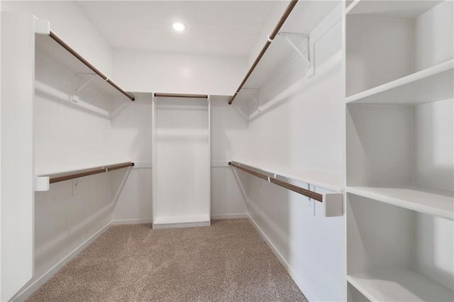 2341 NE Colonnade Avenue, Blue Springs, MO 64014