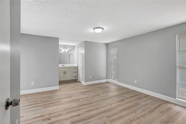 10215 CUTTEN GREEN COURT, Tampa, FL 33615