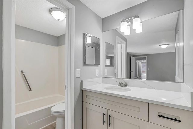 10215 CUTTEN GREEN COURT, Tampa, FL 33615