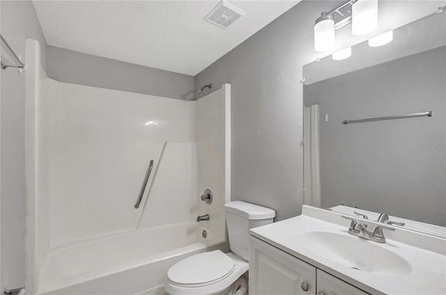 10215 CUTTEN GREEN COURT, Tampa, FL 33615