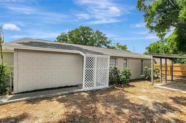 10215 CUTTEN GREEN COURT, Tampa, FL 33615