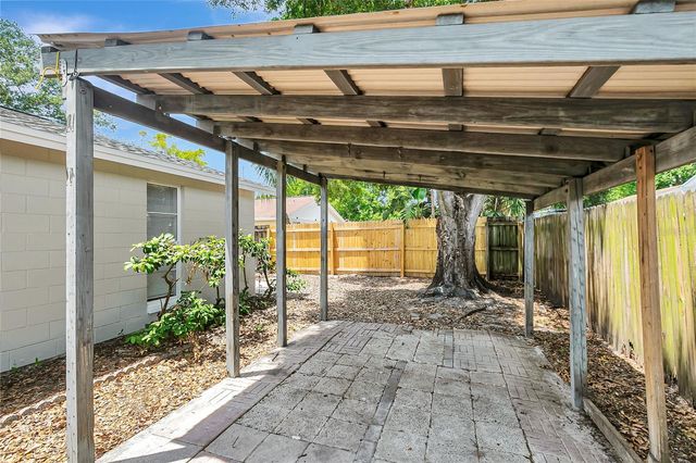 10215 CUTTEN GREEN COURT, Tampa, FL 33615