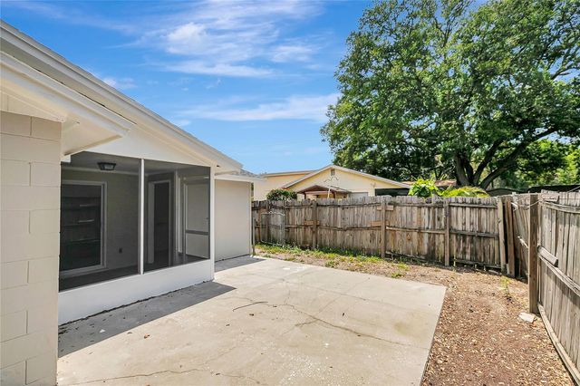10215 CUTTEN GREEN COURT, Tampa, FL 33615