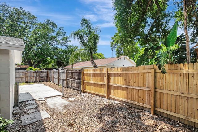 10215 CUTTEN GREEN COURT, Tampa, FL 33615