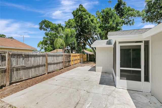 10215 CUTTEN GREEN COURT, Tampa, FL 33615