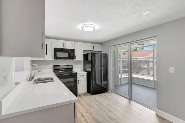 10215 CUTTEN GREEN COURT, Tampa, FL 33615