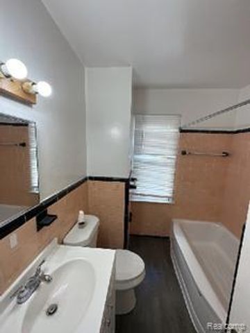 9977 Evergreen Avenue, Detroit, MI 48228