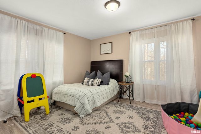 5019 N EDGEBROOK Drive, Peoria, IL 61614