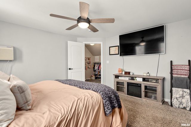 5019 N EDGEBROOK Drive, Peoria, IL 61614