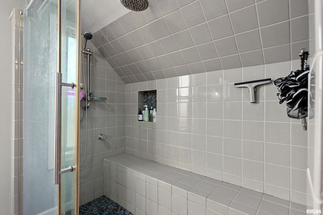 5019 N EDGEBROOK Drive, Peoria, IL 61614