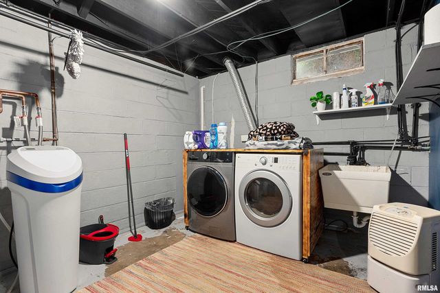 5019 N EDGEBROOK Drive, Peoria, IL 61614