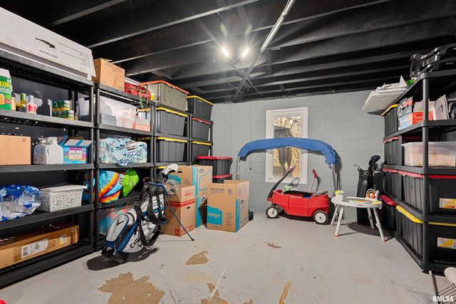 5019 N EDGEBROOK Drive, Peoria, IL 61614