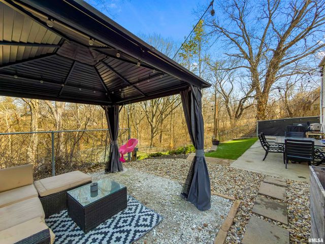 5019 N EDGEBROOK Drive, Peoria, IL 61614