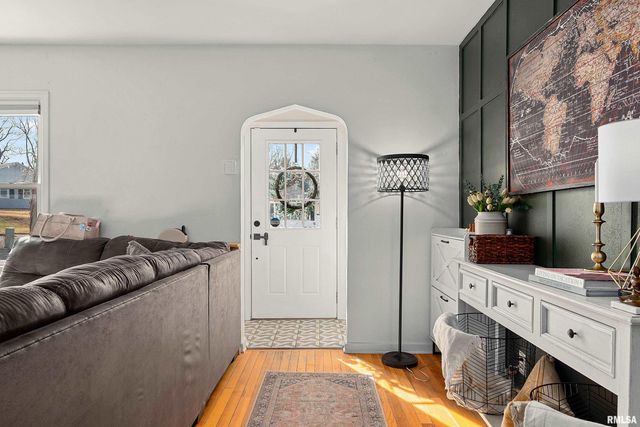 5019 N EDGEBROOK Drive, Peoria, IL 61614