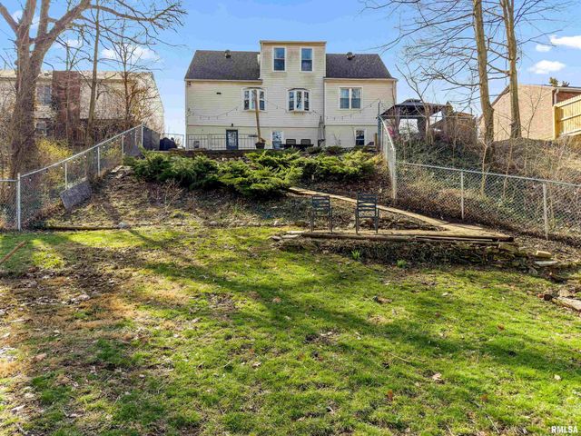 5019 N EDGEBROOK Drive, Peoria, IL 61614