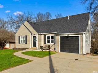 5019 N EDGEBROOK Drive, Peoria, IL 61614