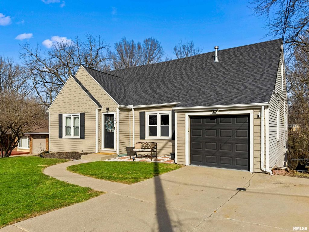 5019 N EDGEBROOK Drive, Peoria, IL 61614