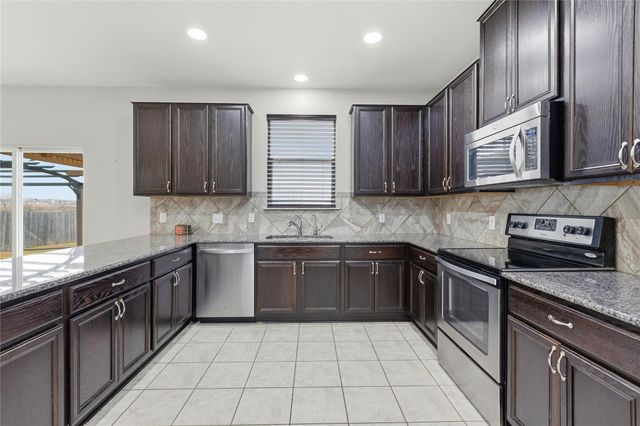 605 Saul ST, Hutto, TX 78634