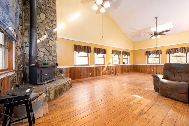 2130 Hedden Road, Murphy, NC 28906
