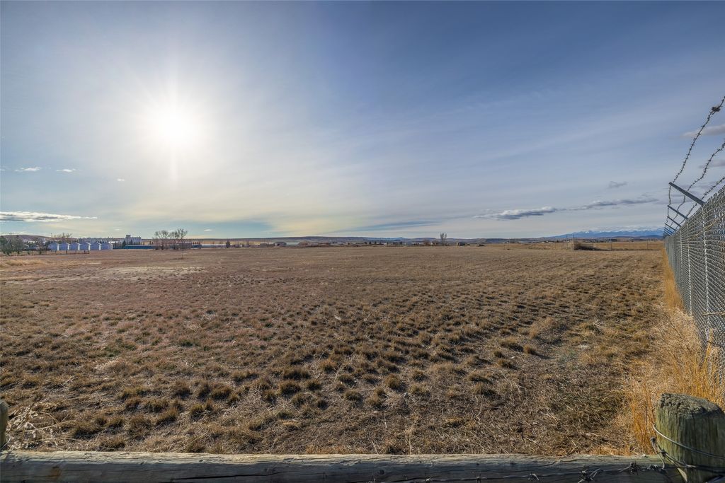 323 W Ivy Street, Three Forks, MT 59752 photo 2