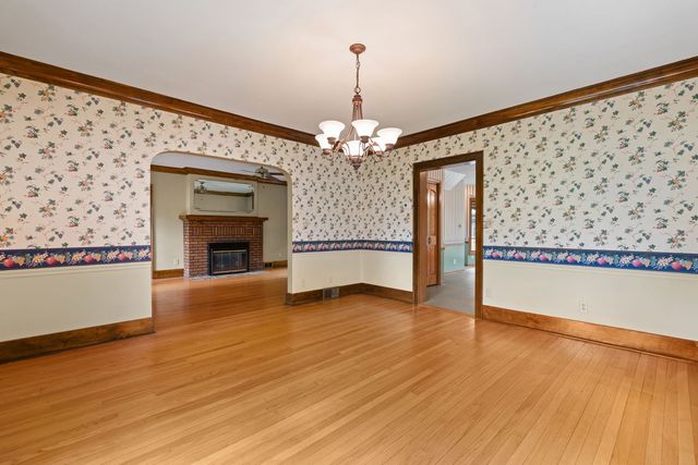 2405 27th Street, Moline, IL 61265
