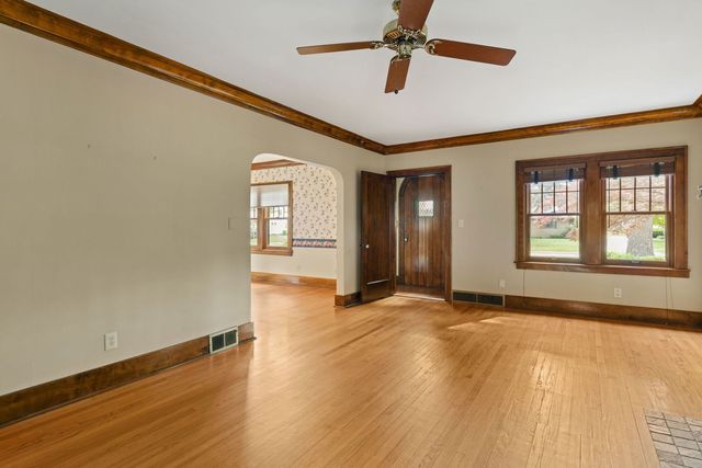 2405 27th Street, Moline, IL 61265