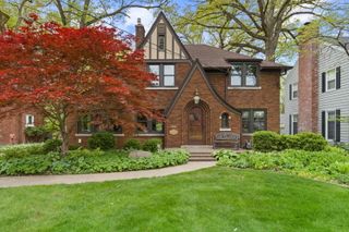 2405 27th Street, Moline, IL 61265