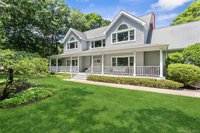 11 Stuart Court, Hampton Bays, NY 11946