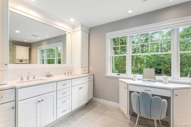 11 Stuart Court, Hampton Bays, NY 11946