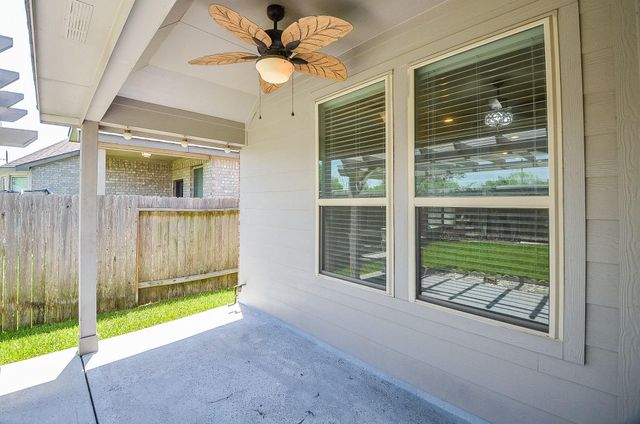 30204 Green Meadows Lane, Brookshire, TX 77423