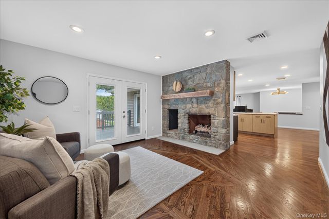221 Highland Avenue, Marlboro, NY 12542