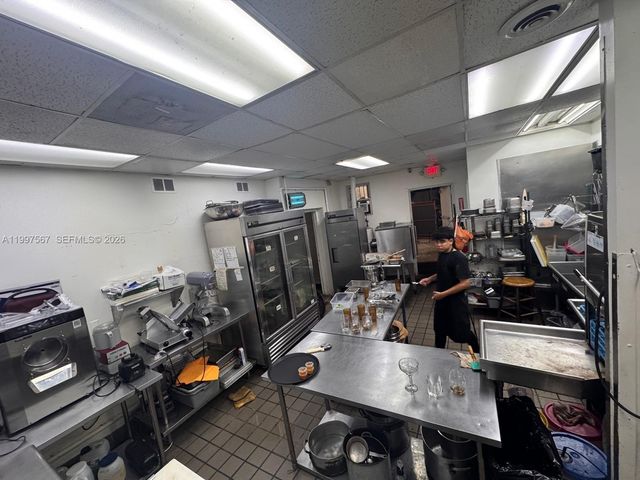 946 Normandy Dr, Miami Beach, FL 33141